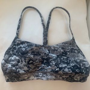 Lululemon Flow Y Bra - 6